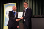 Auszeichnung: Professor Marco Durante (links) mit BIR-Präsident Dr. Nicholas Screaton.