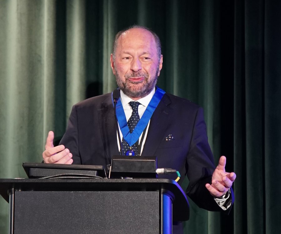 Professor Durante bei seinem Plenumsvortrag in London.