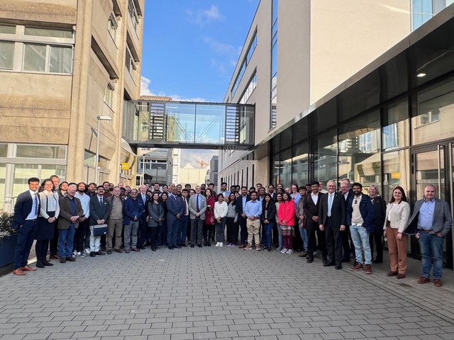 Gruppenfoto mit den Teilnehmenden am Indischen Nationalen Wissenschaftstag bei FAIR/GSI. Gruppenfoto mit den Teilnehmenden am Indischen Nationalen Wissenschaftstag bei FAIR/GSI.